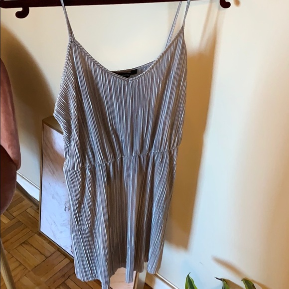 Silver flowy mini dress - Picture 3 of 4